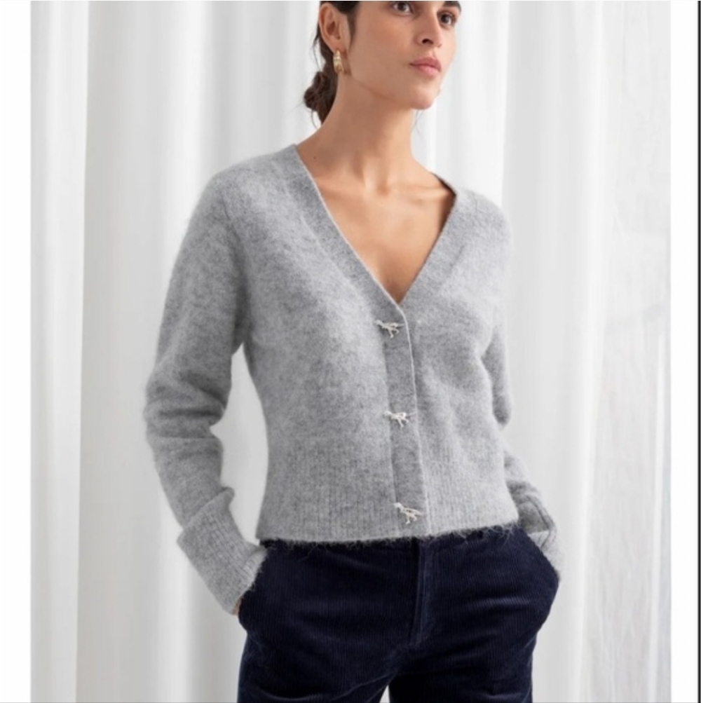 & Other Stories Light Gray V-Neck Fuzzy Cropped Cardigan - Picture 2 of 13